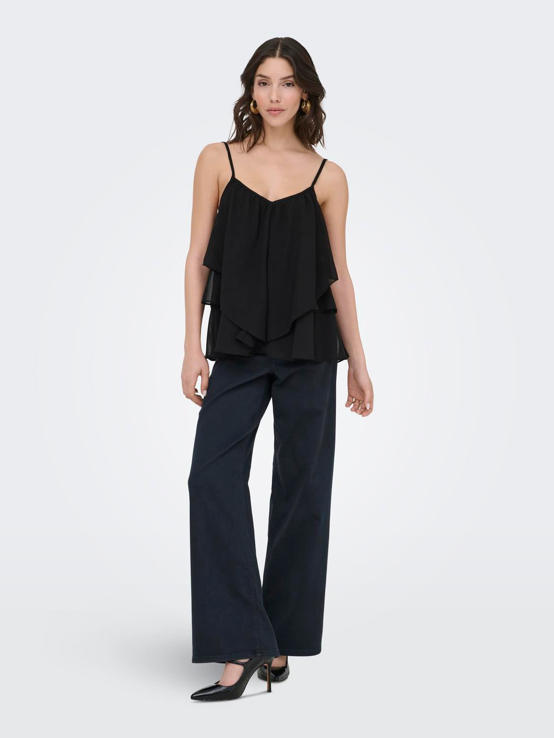 model_shot-front_full